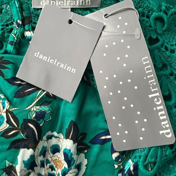 NWT Daniel Rainn Green Floral Pullover V-Neck Sleeveless Crochet Open Back Top - Picture 9 of 11